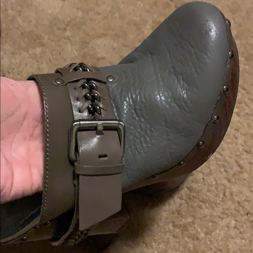 Clogs - Picture 5 of 8